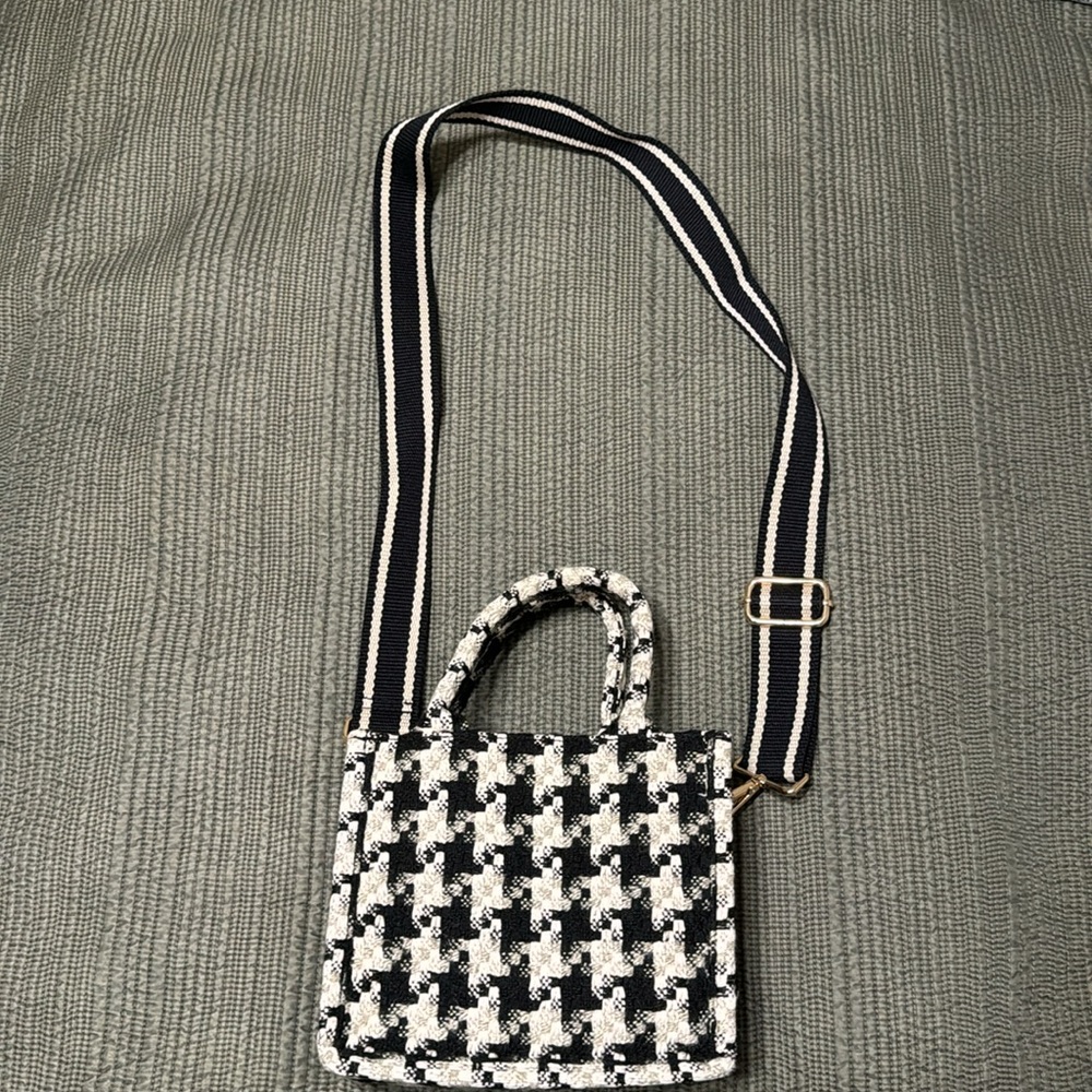 H&M - houndstooth hand bag